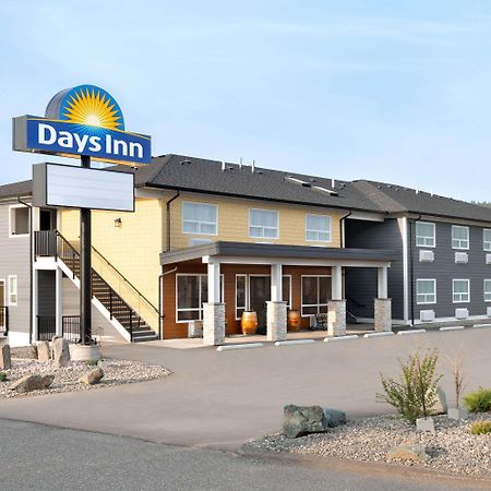 Days Inn By Wyndham 100 Mile House Extérieur photo
