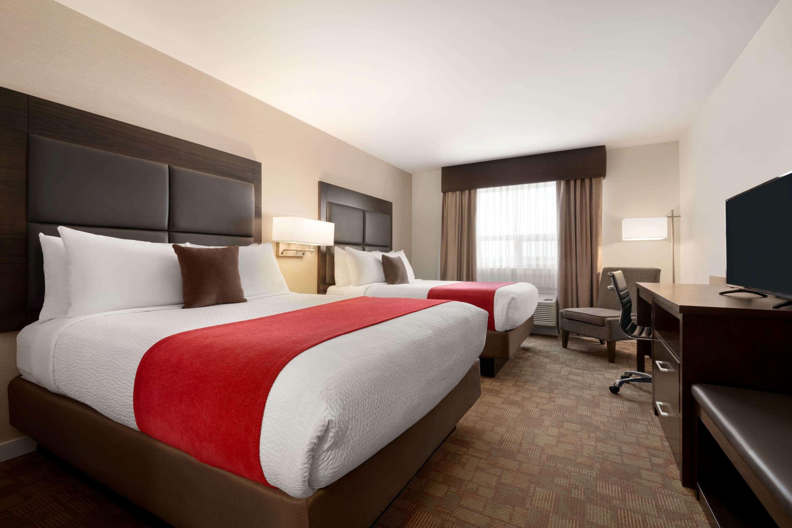 Days Inn By Wyndham 100 Mile House Extérieur photo