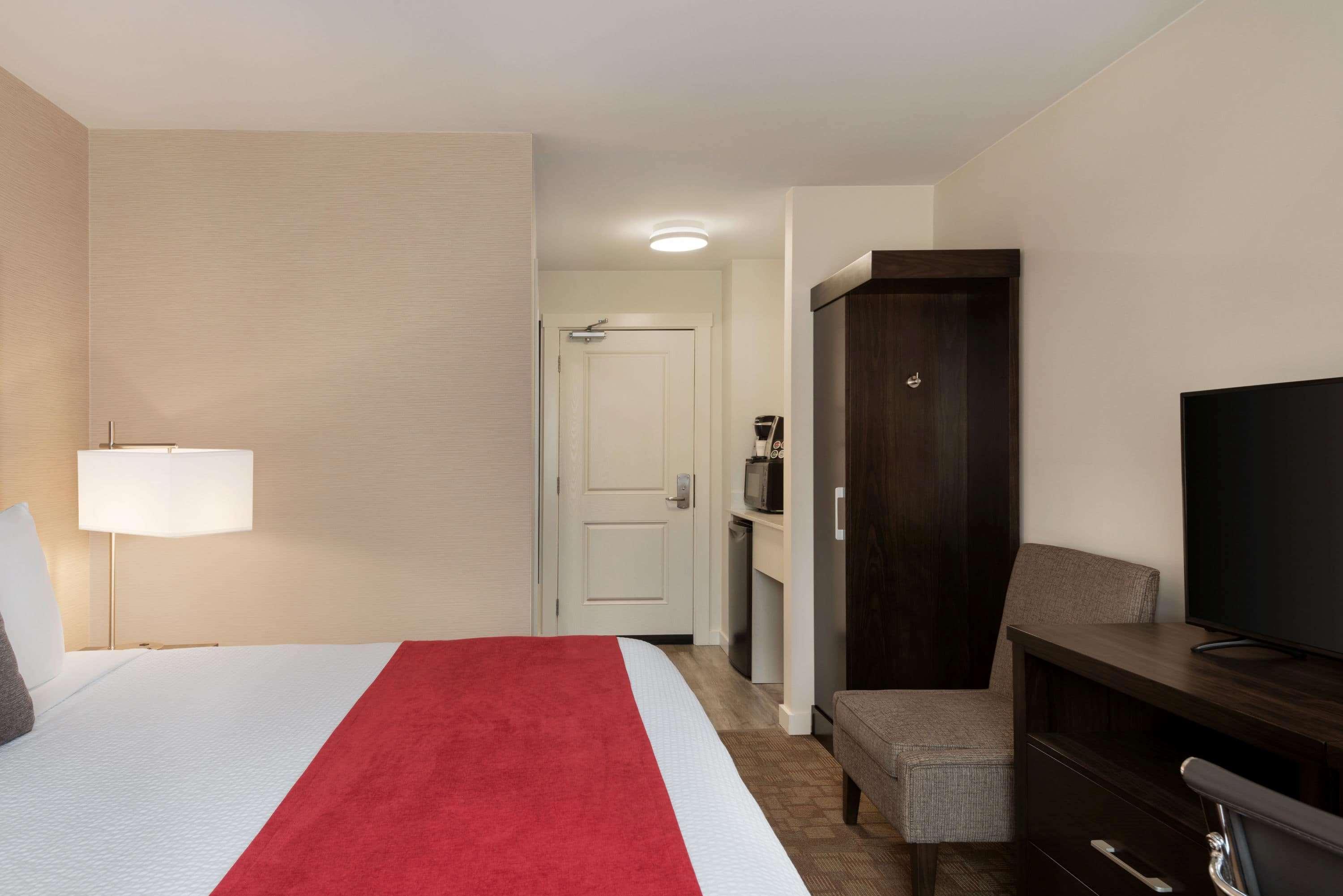 Days Inn By Wyndham 100 Mile House Extérieur photo
