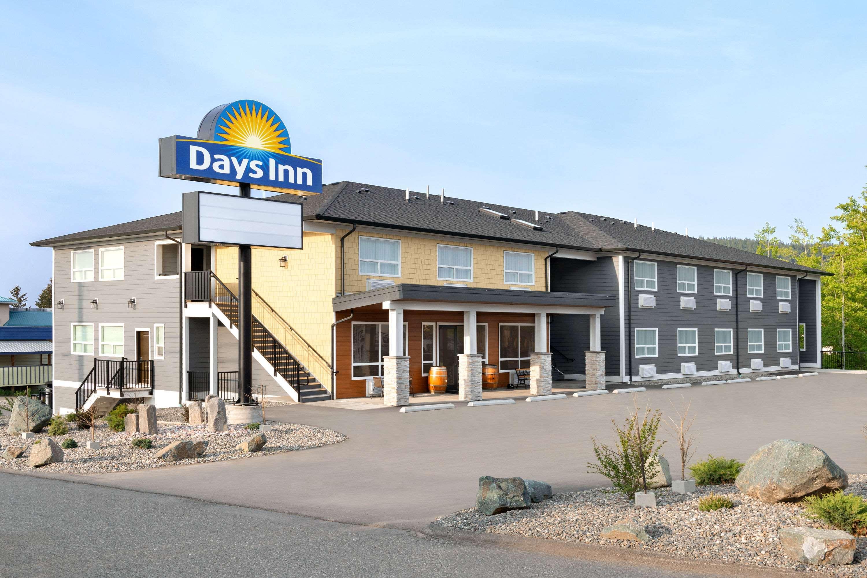 Days Inn By Wyndham 100 Mile House Extérieur photo