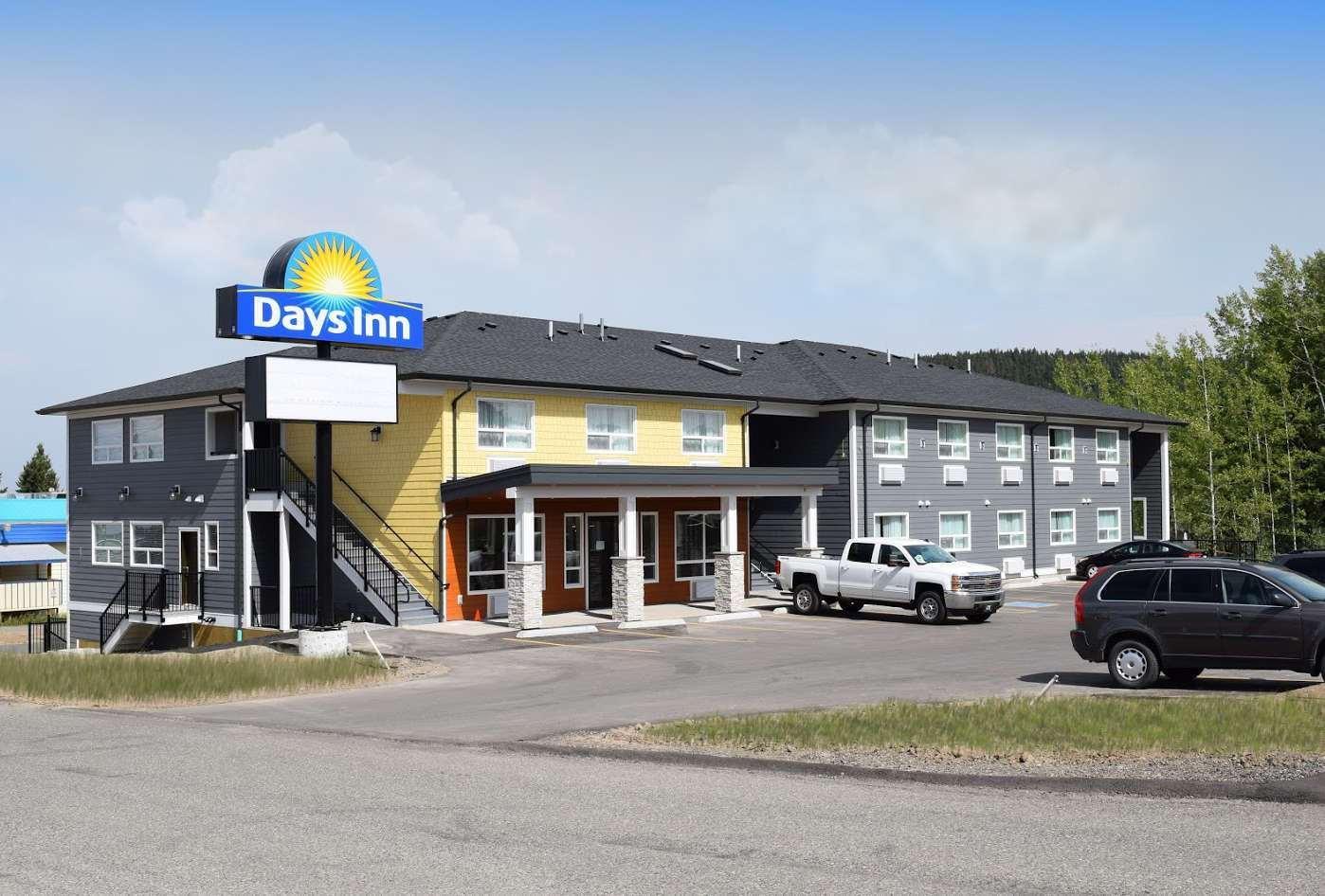 Days Inn By Wyndham 100 Mile House Extérieur photo