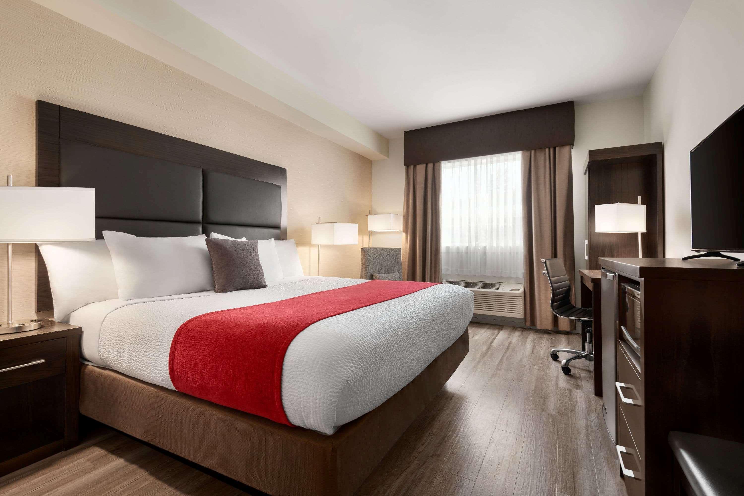 Days Inn By Wyndham 100 Mile House Extérieur photo